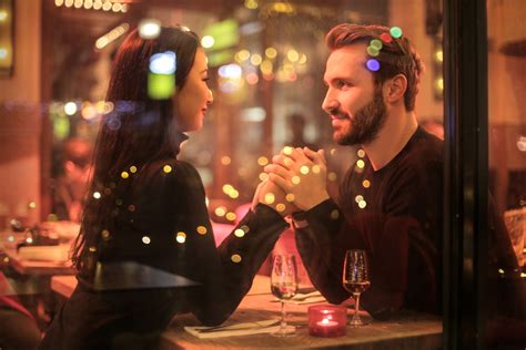 eerste date drankje doen|Zo verloopt de perfecte eerste date volgens een antropoloog